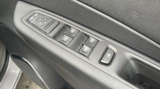 Renault Captur 1.5 dCi 90 Iconic 5dr EDC Diesel Hatchback